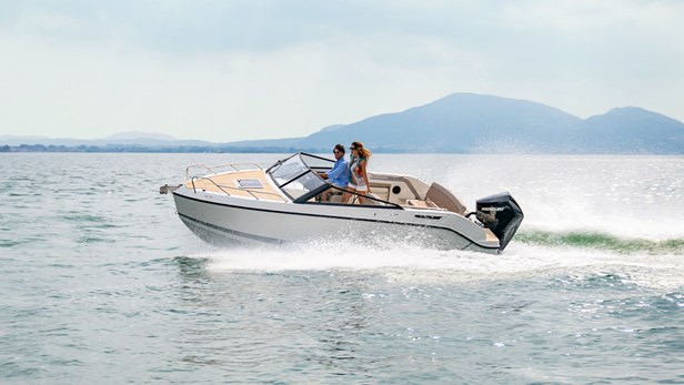 美国Quicksilver带舱巡洋舰 Activ 675 Cruiser