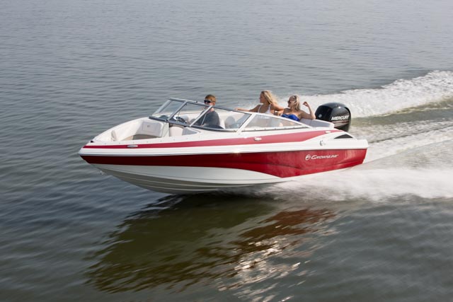 美国Crownline阳光甲板快艇 CROWNLINE 19 XS