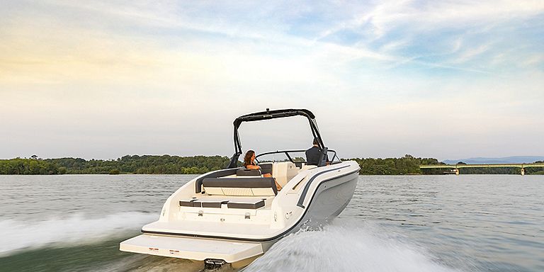 美国bayliner阳光甲板快艇 DX2250