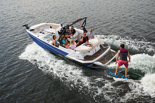 美国glastron滑水艇 GTD 205 Surf