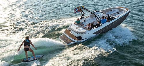 美国glastron滑水艇 GTD 225 Surf