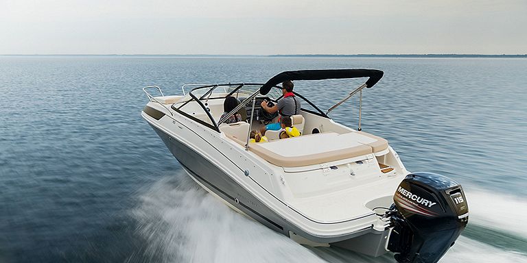 美国bayliner舱房快艇 VR5 Cuddy Outboard